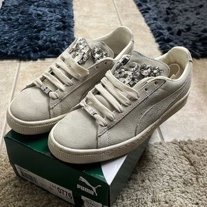 Womens Puma Tennis shoes